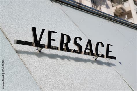 responsabile hr versace|versace company.